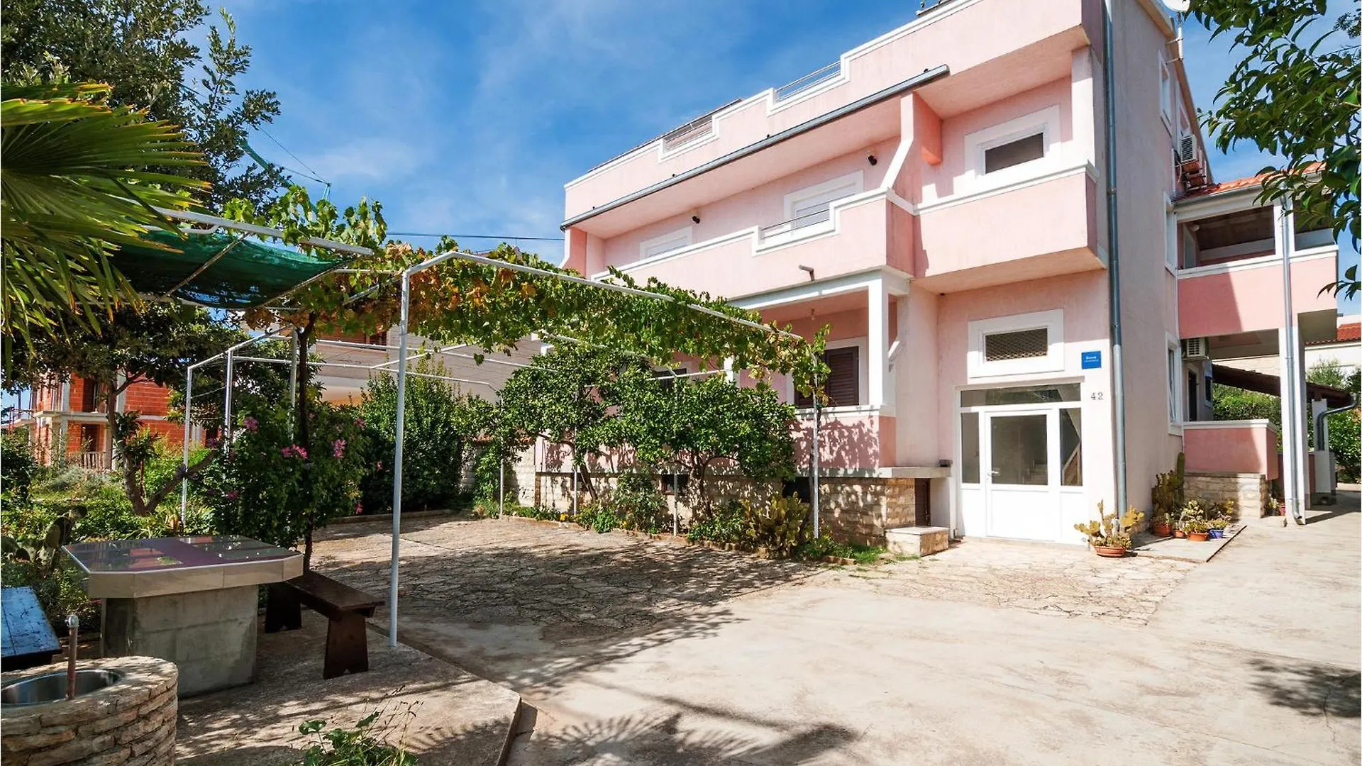 Stunning Apartment In Sv,Filip I Jakov Sveti Filip i Jakov